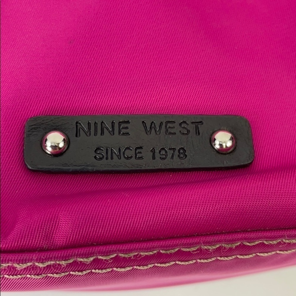 NINE WEST CROSSBODY HOT PINK - Picture 3 of 16